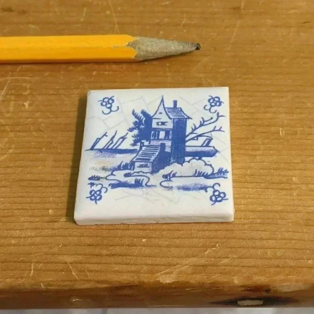 Chocolate Delft tile
